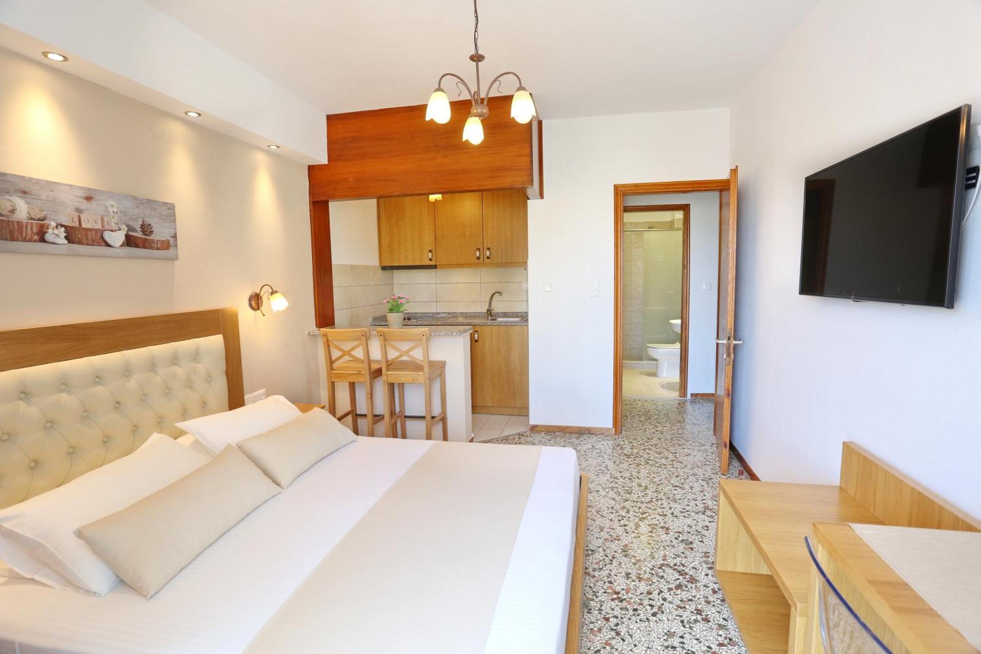 Kastoria Hotel Apartments Ханиоти Екстериор снимка
