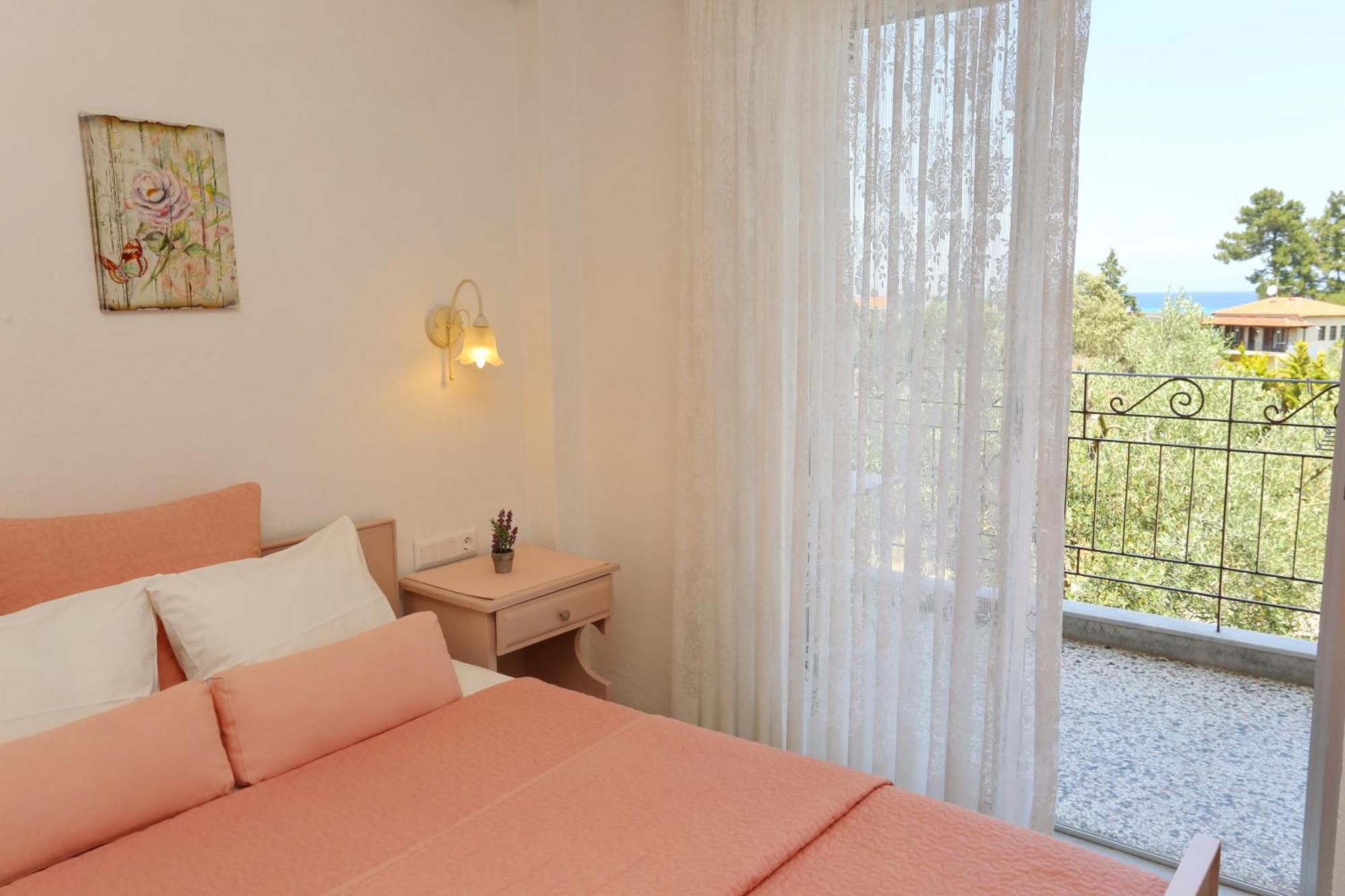 Kastoria Hotel Apartments Ханиоти Екстериор снимка