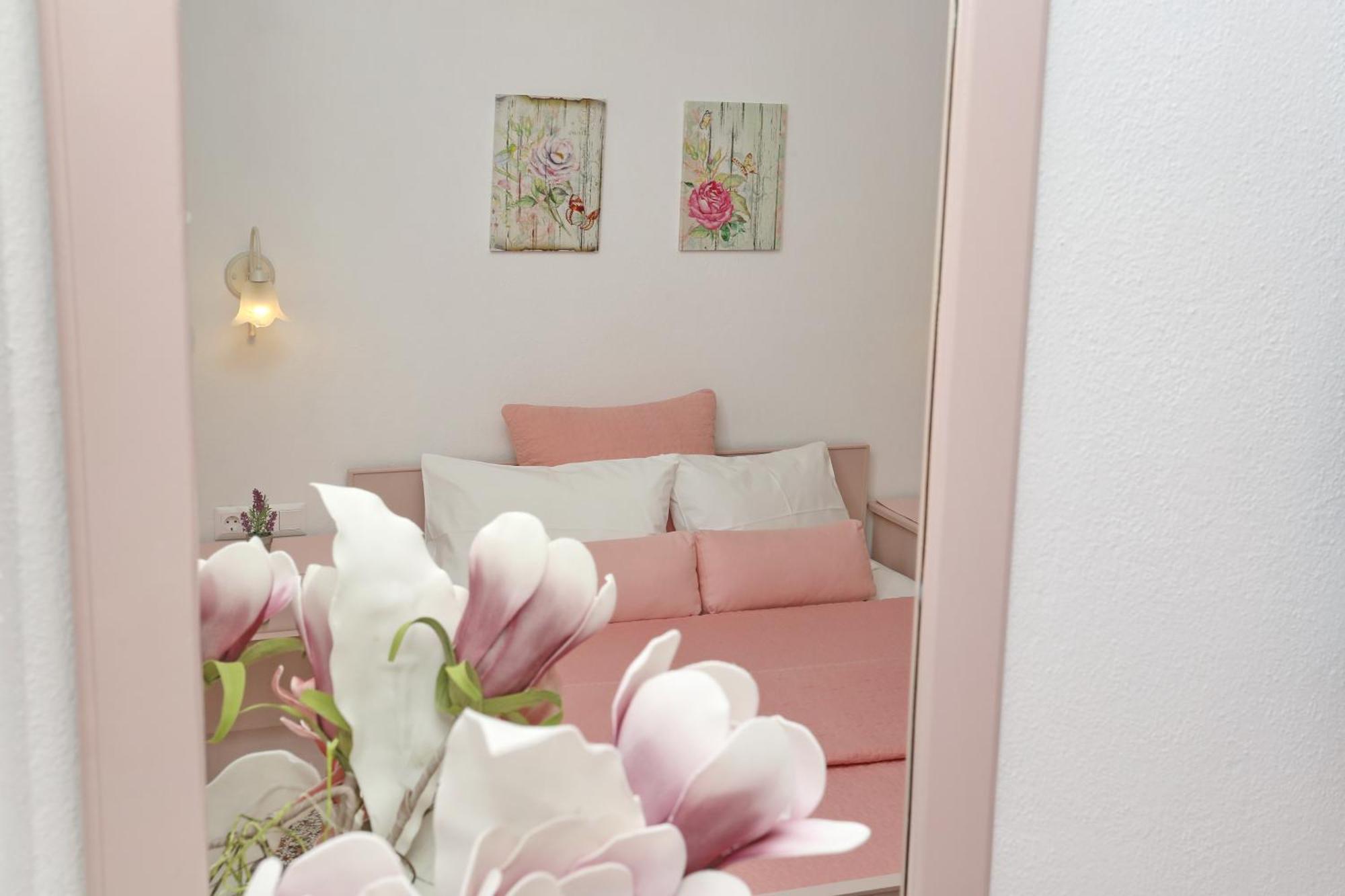 Kastoria Hotel Apartments Ханиоти Екстериор снимка