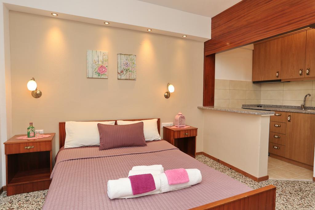 Kastoria Hotel Apartments Ханиоти Екстериор снимка