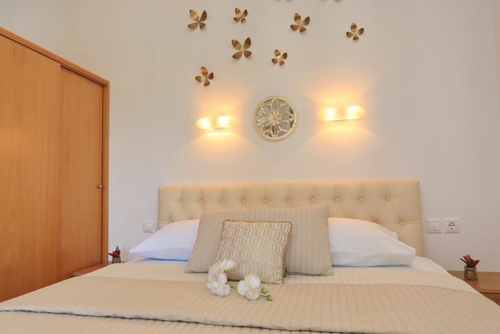 Kastoria Hotel Apartments Ханиоти Екстериор снимка
